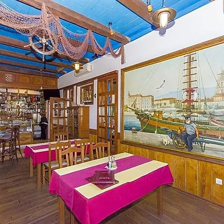 Oda ve Kahvaltı Palma 4*